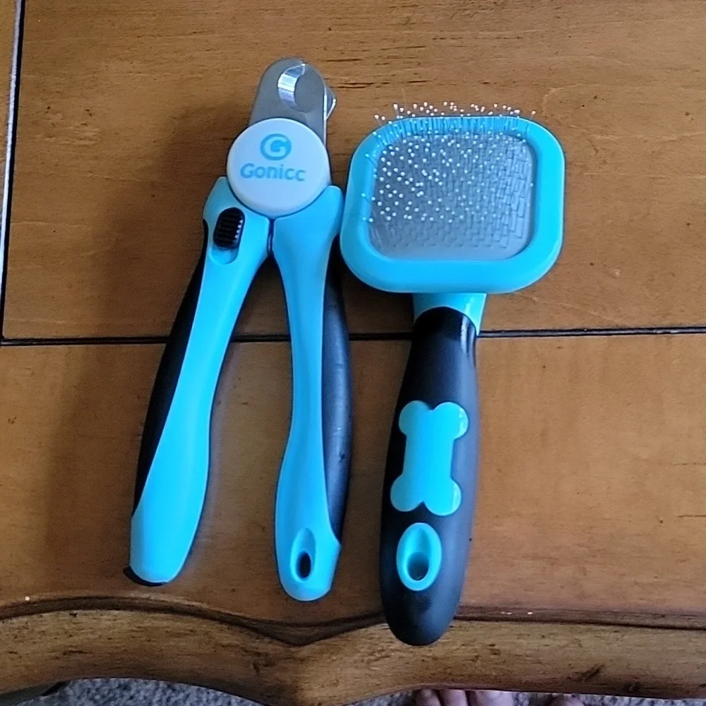 Gonicc Dog & Cat Pets Nail Clippers  and brush set - with Safety Guard